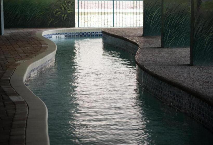 בית מלון כפרי Sand Castle Resort By Patton Hospitality