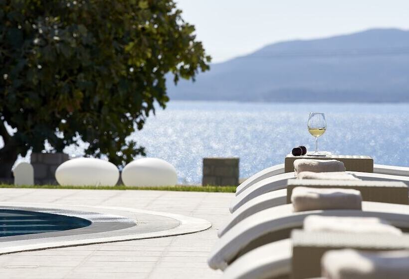 Отель Santa Maria Luxury Suites & Spa