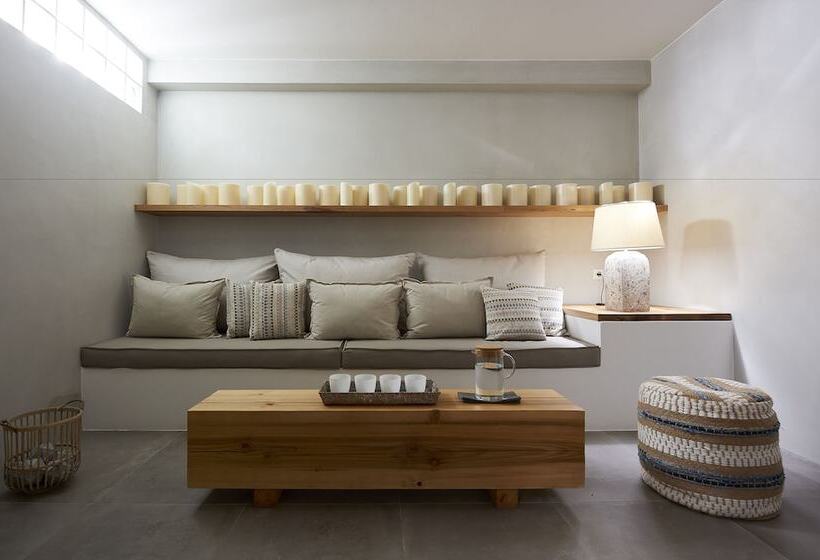 Отель Santa Maria Luxury Suites & Spa