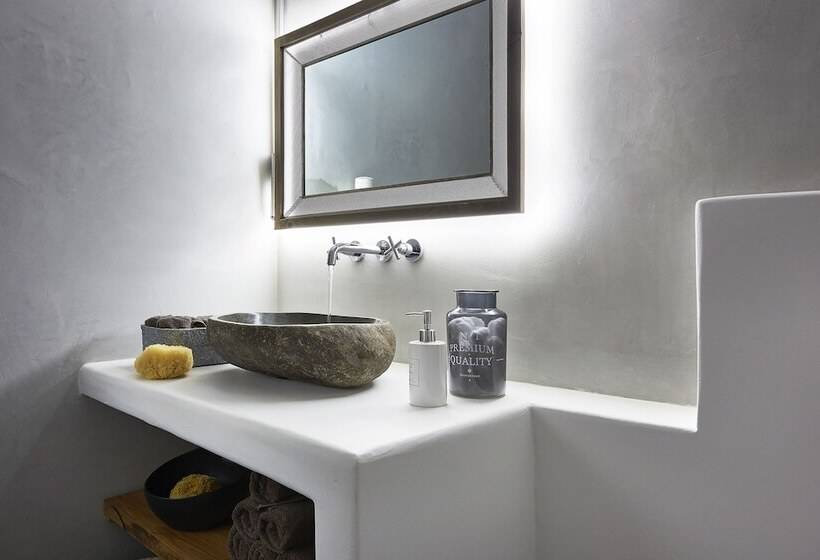 Отель Santa Maria Luxury Suites & Spa