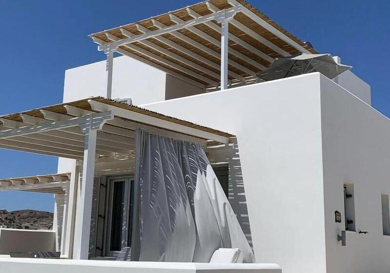 Отель Santa Maria Luxury Suites & Spa