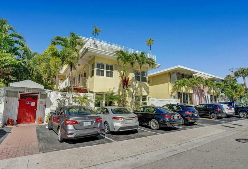 בית מלון כפרי The Worthington Resorts   Clothing Optional   Men Only   Solo Hombres