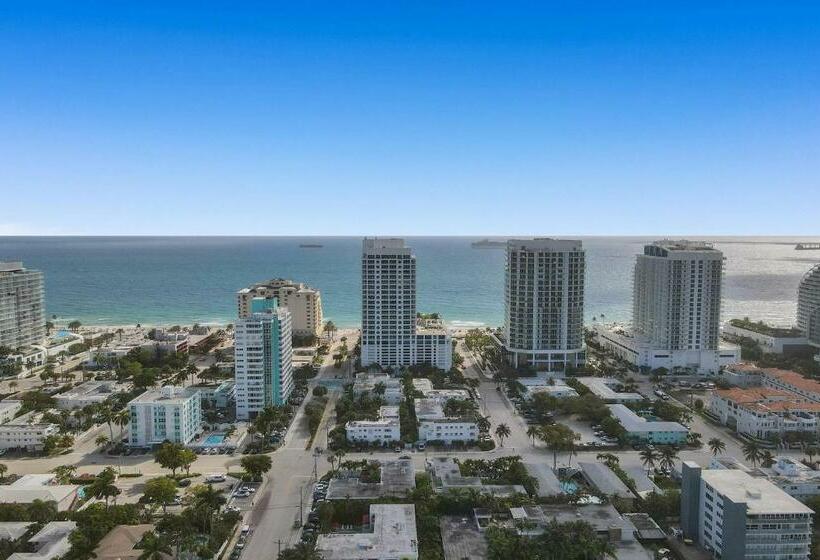 בית מלון כפרי The Worthington Resorts   Clothing Optional   Men Only   Solo Hombres