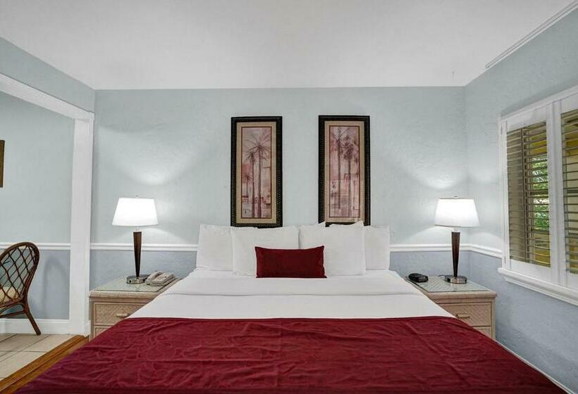 בית מלון כפרי The Worthington Resorts   Clothing Optional   Men Only   Solo Hombres