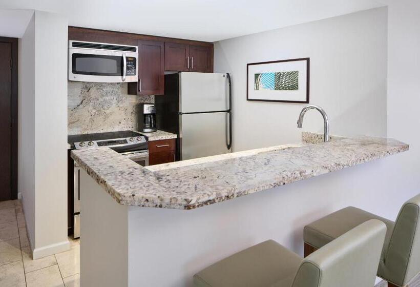 Ilikai Hotel & Luxury Suites