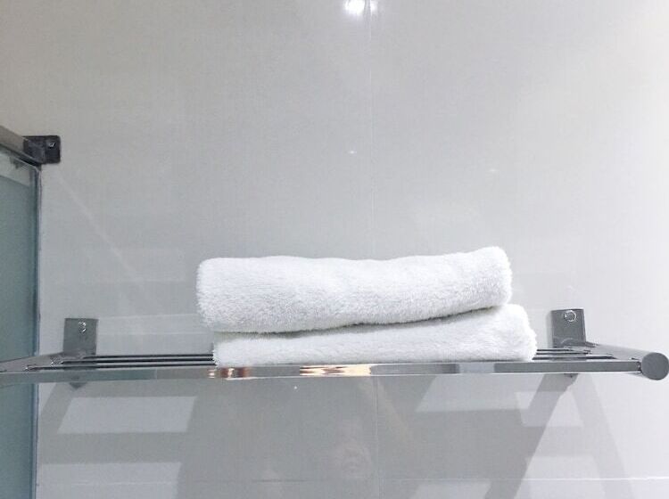 פנסיון Florent Guest House