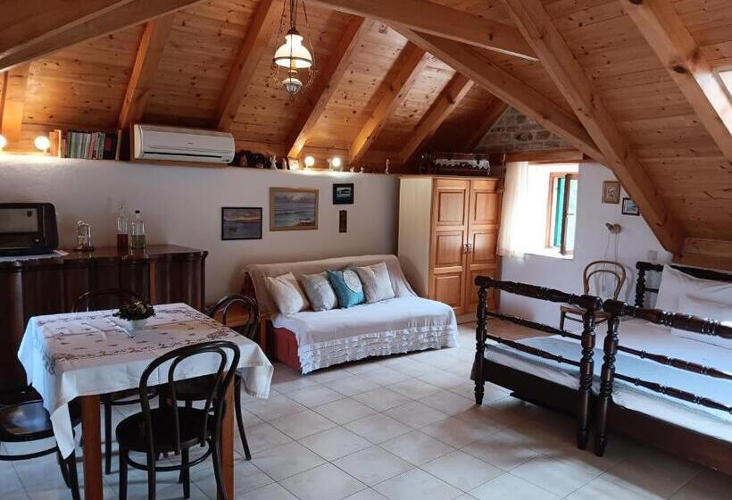 פנסיון Guest House Lucijo