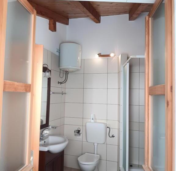 פנסיון Guest House Lucijo