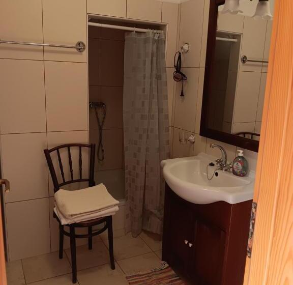 פנסיון Guest House Lucijo