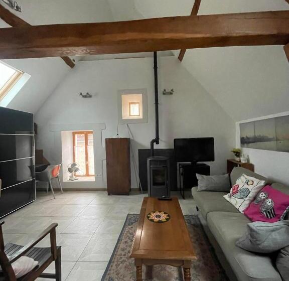 Пансион L Escapade Place Voltaire