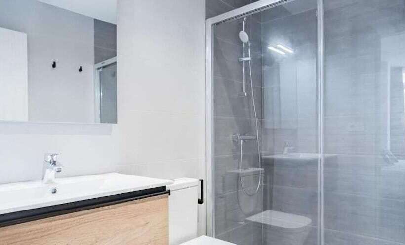 פנסיון Mirotzas And Apartments