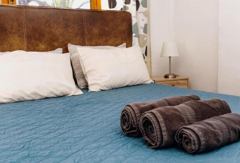 بنسيون Mondrian Santiago