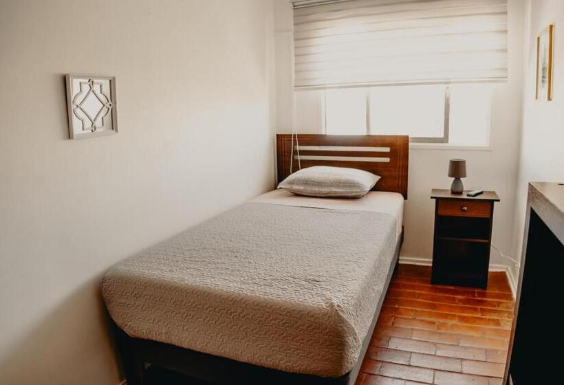 بنسيون Mondrian Santiago