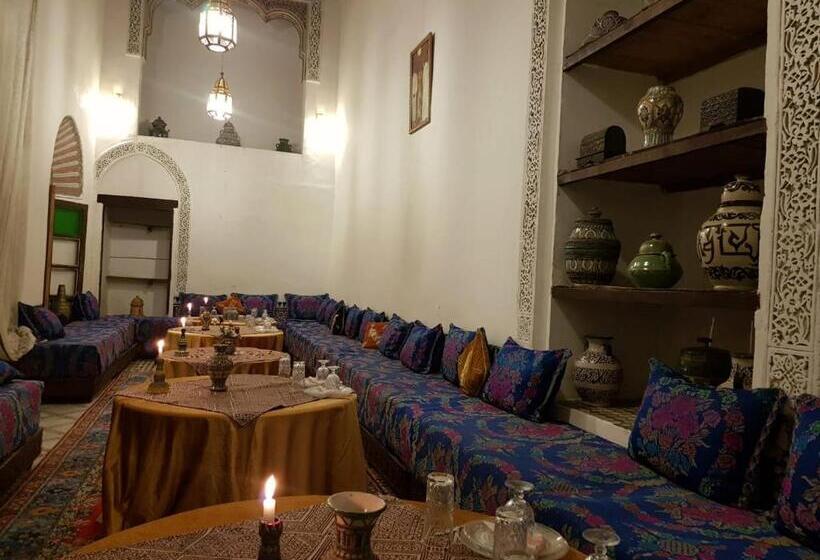 بنسيون Palais Alfirdaous Medina