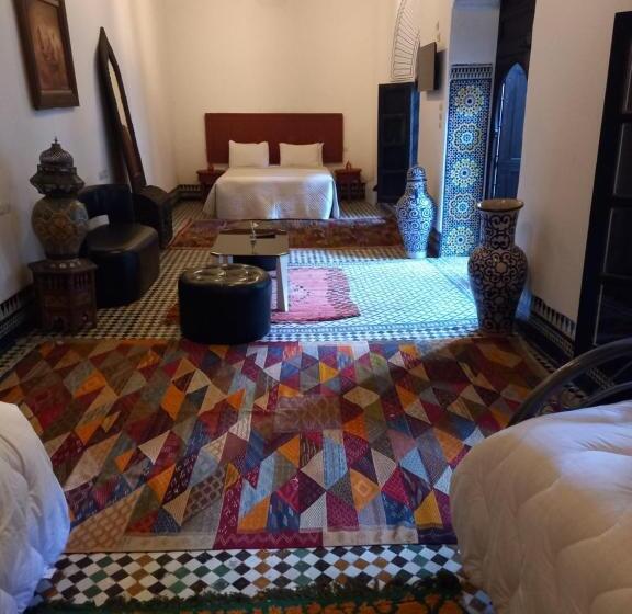 بنسيون Palais Alfirdaous Medina