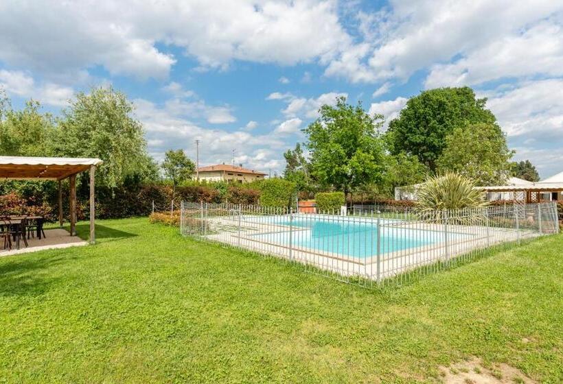 펜션 Room In Farmhouse   Apartment In Farmhouse Casolare Dei Fiori