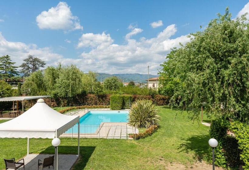 펜션 Room In Farmhouse   Apartment In Farmhouse Casolare Dei Fiori