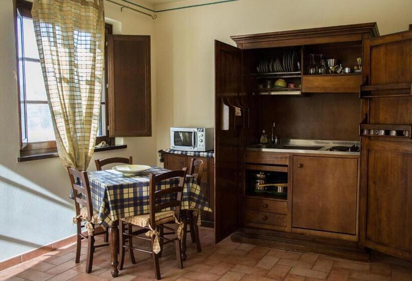 펜션 Room In Farmhouse   Apartment In Farmhouse Casolare Dei Fiori