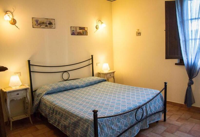 펜션 Room In Farmhouse   Apartment In Farmhouse Casolare Dei Fiori