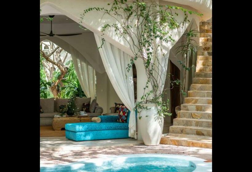 펜션 Room In Villa   Xanadu Villas Retreat Mawimbi Villa 2pa