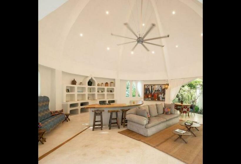 펜션 Room In Villa   Xanadu Villas Retreat Mawimbi Villa 2pa