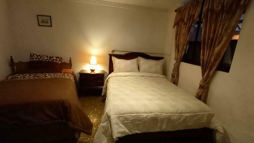 بنسيون Villa Del Rosario Hostal