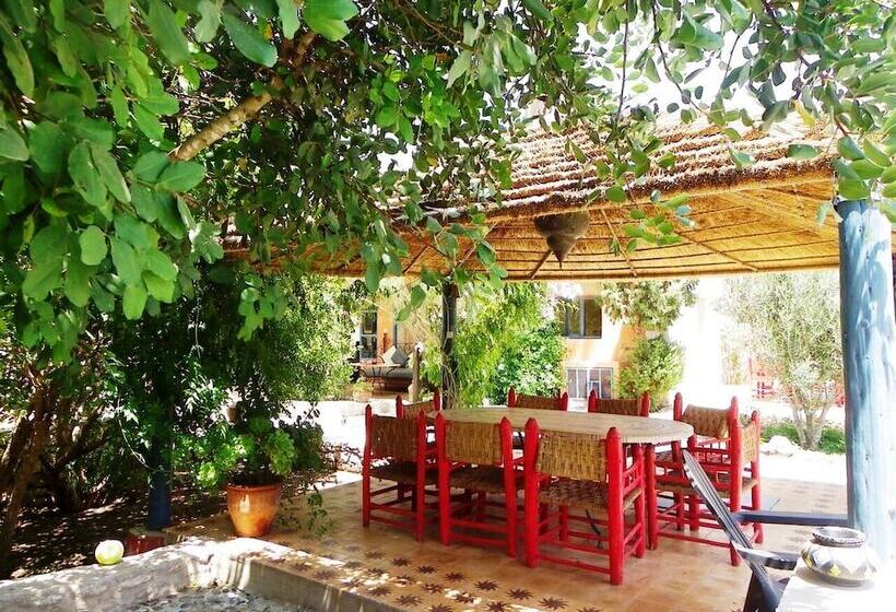 پانسیون Welcome To Grenadine