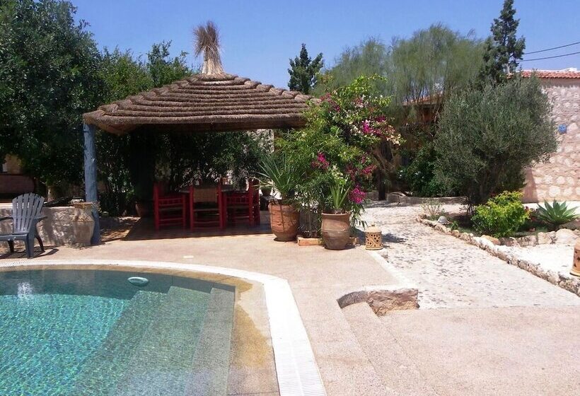 پانسیون Welcome To Grenadine