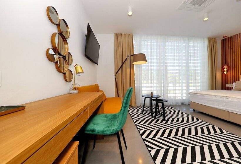 펜션 White Rooms Zadar 345