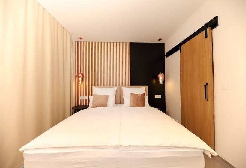 펜션 White Rooms Zadar 345