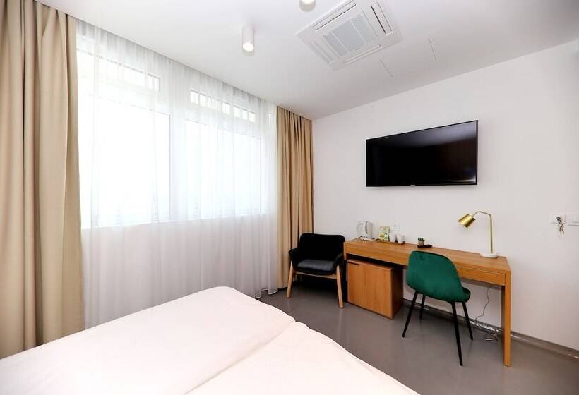 펜션 White Rooms Zadar 345