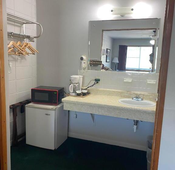 The Madison Inn Motel