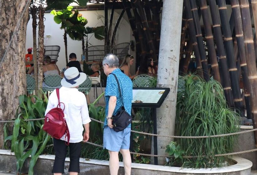 Amaris Hotel Legian Bali