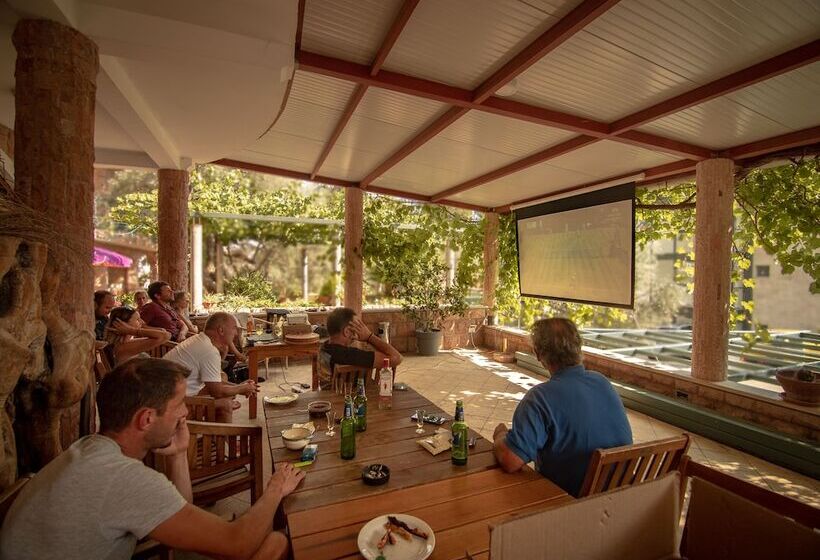 Apartments And Rooms Levantin Inn