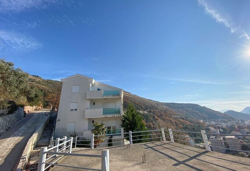 Apartments And Rooms Levantin Inn