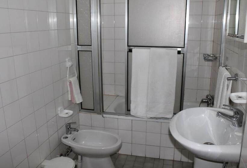 تختخواب و صبحانه Residencia Vale Formoso