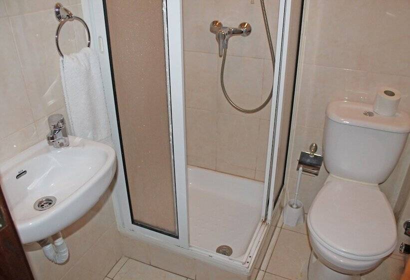 تختخواب و صبحانه Residencia Vale Formoso