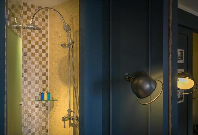 Bespoke Trendy Hotel Hanoi