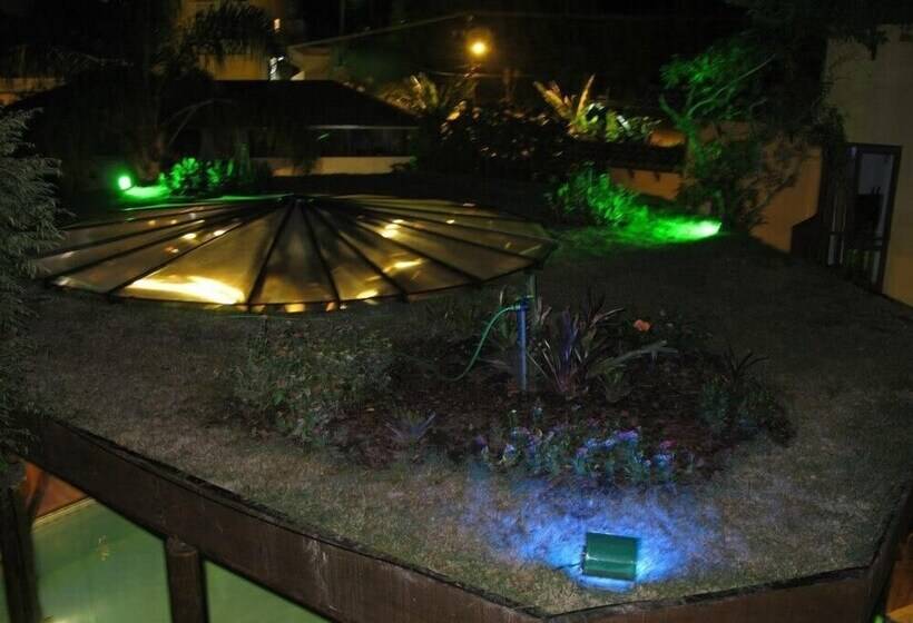 פונדק Pousada George S Village