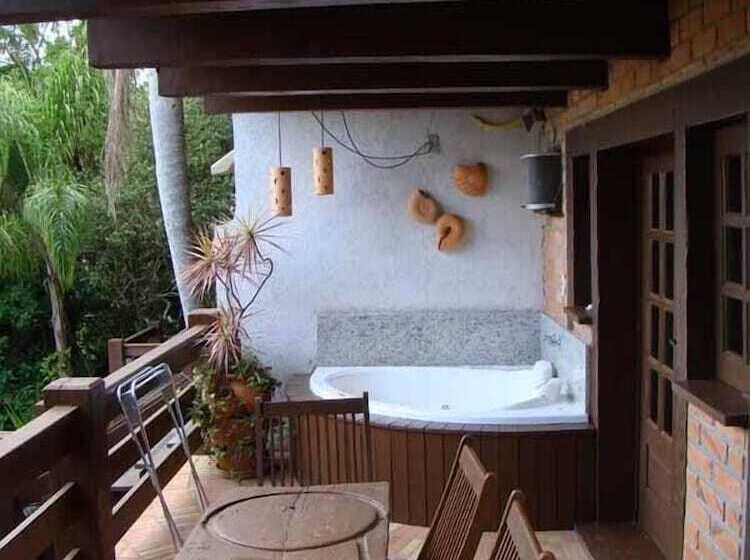 פונדק Pousada George S Village