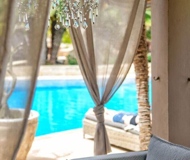 בית מלון כפרי Achtis