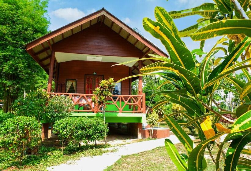 בית מלון כפרי Ao Nang Baan Suan Resort