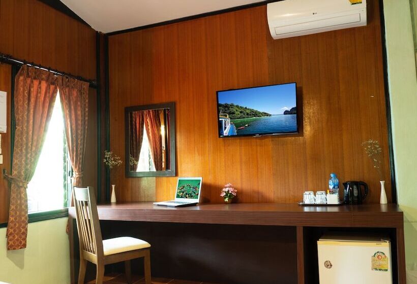 בית מלון כפרי Ao Nang Baan Suan Resort