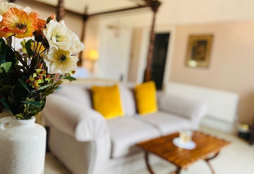 Отель Ashmount Country House