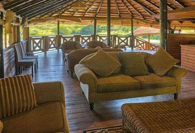 בית מלון כפרי Bonamanzi Game Reserve