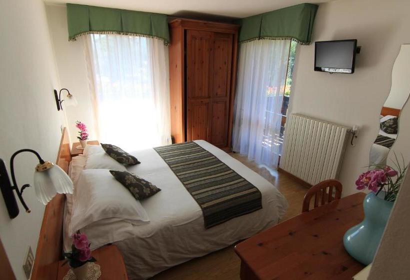 Отель Albergo Ristorante Cacciatori