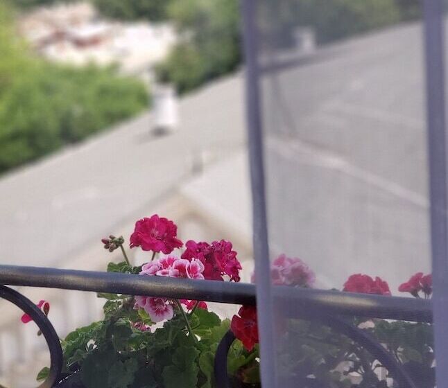 Boutique Hotel California