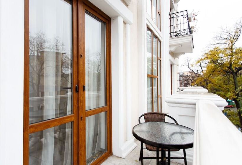 Boutique Hotel California