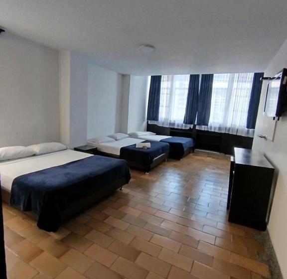 Отель Catalina Plaza Centro