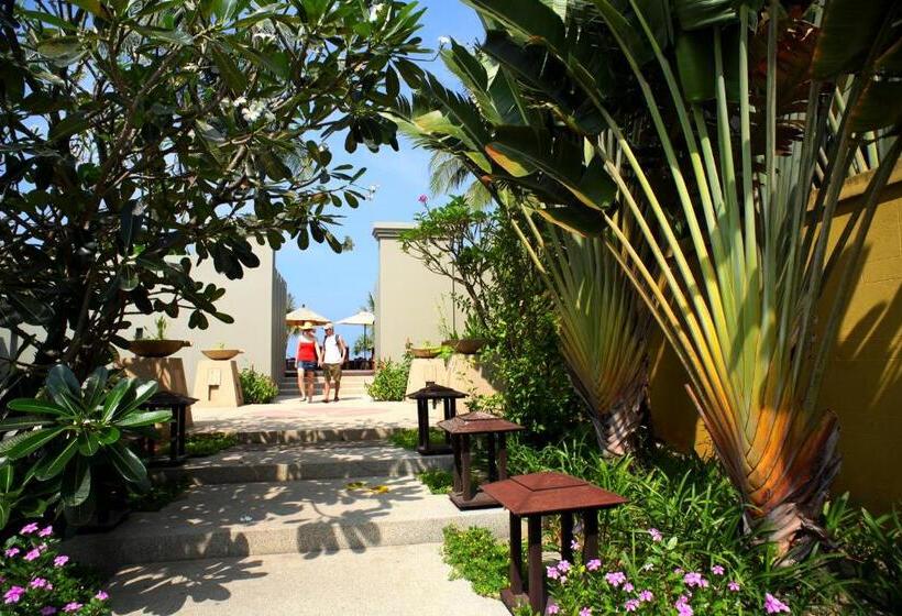 Отель Chongfah Beach Resort Khaolak   Sha Extra Plus